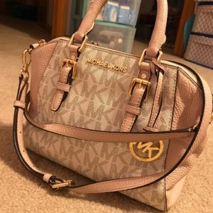 Michael kors crossbody